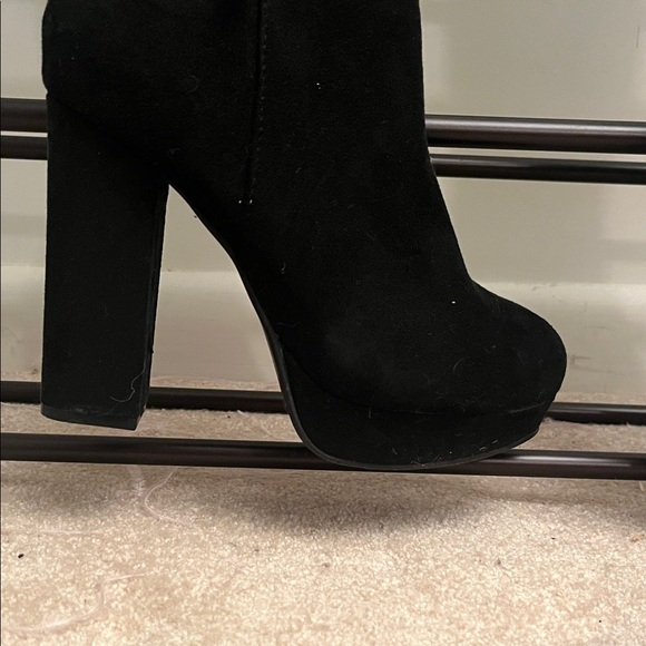 Black Thigh-High Women's Boots - Picture 2 of 6
